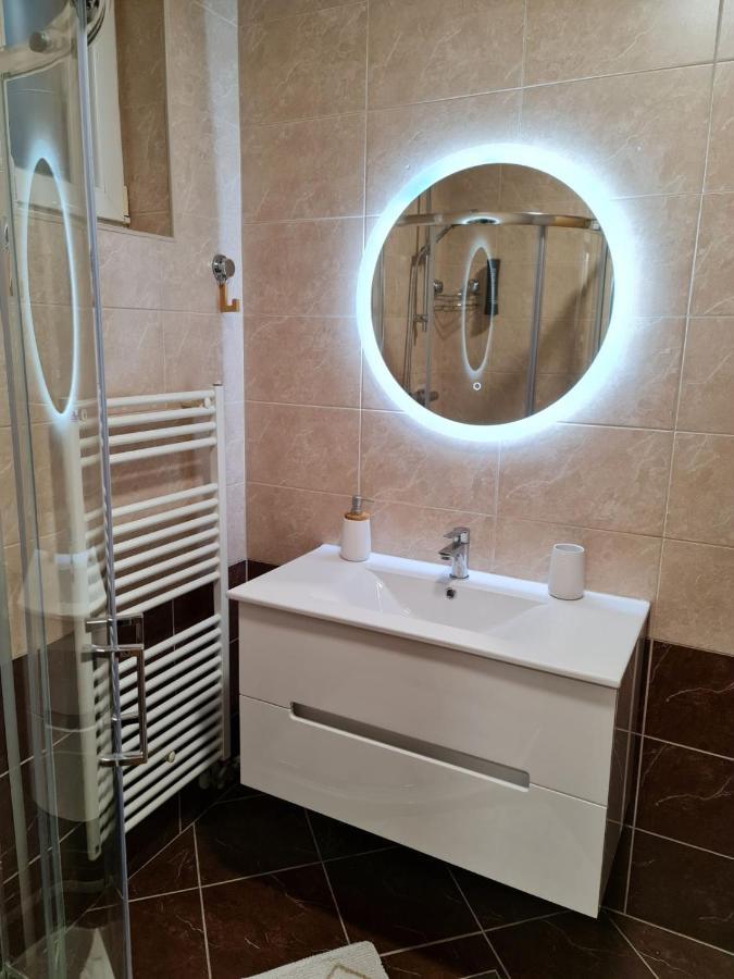 Apartman Vinyl - Self Chek-In Eszék Kültér fotó