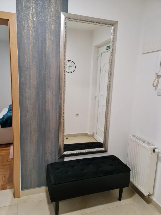 Apartman Vinyl - Self Chek-In Eszék Kültér fotó